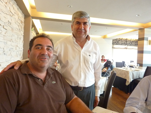 Fede y Manuel Balseiro "Nito"que lleva 42 años al frente del restaurante en el comedor