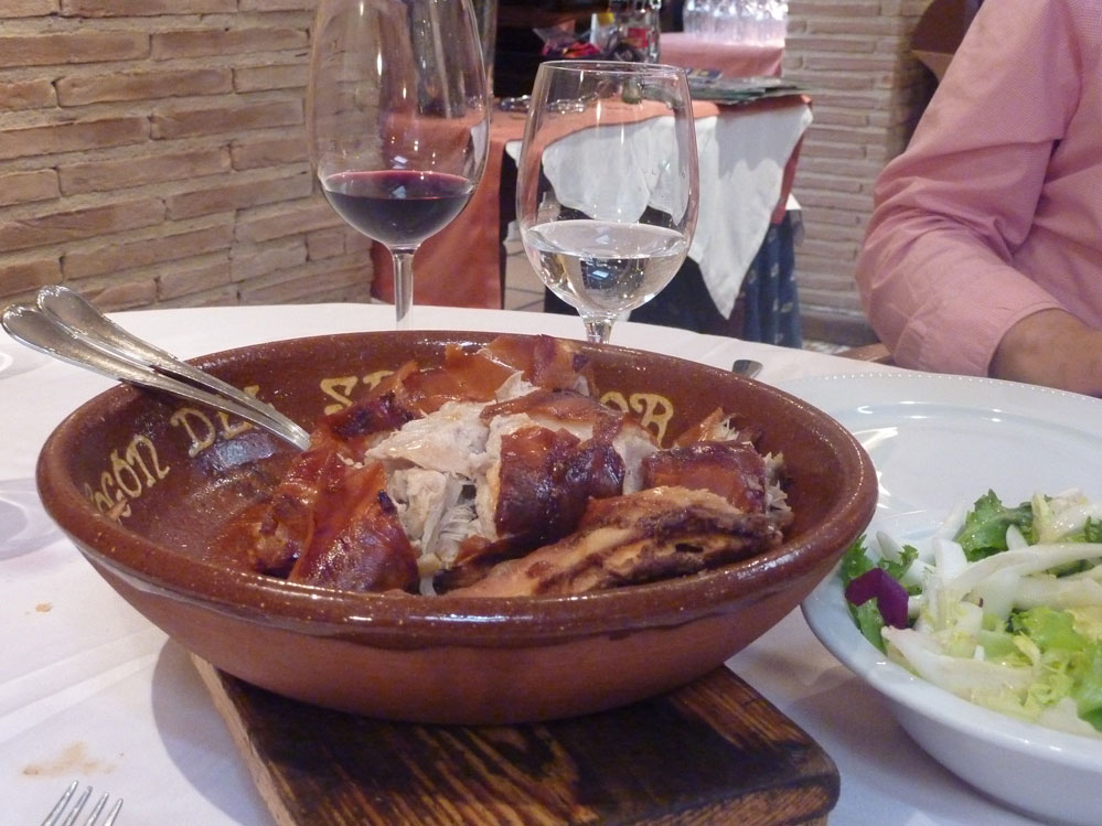 Gastronomía castellana en el Fogón del Salvador de Soria. Cochinilla